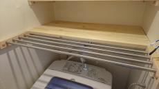 細かなタオル類を下げておきたいとの事なので、錆に強いステンレスパイプを付け、衛生的に使えるようにしました。